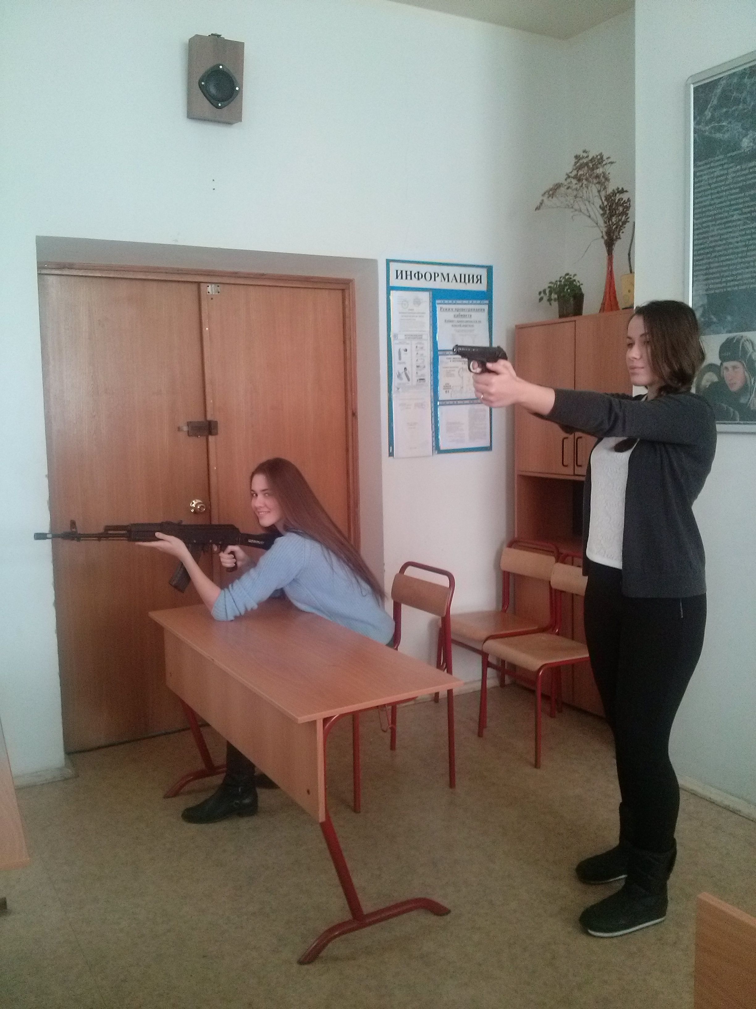  Соревнования по стрельбе в лазерном тире из ПМ и АК среди учащихся 8-11 классов 